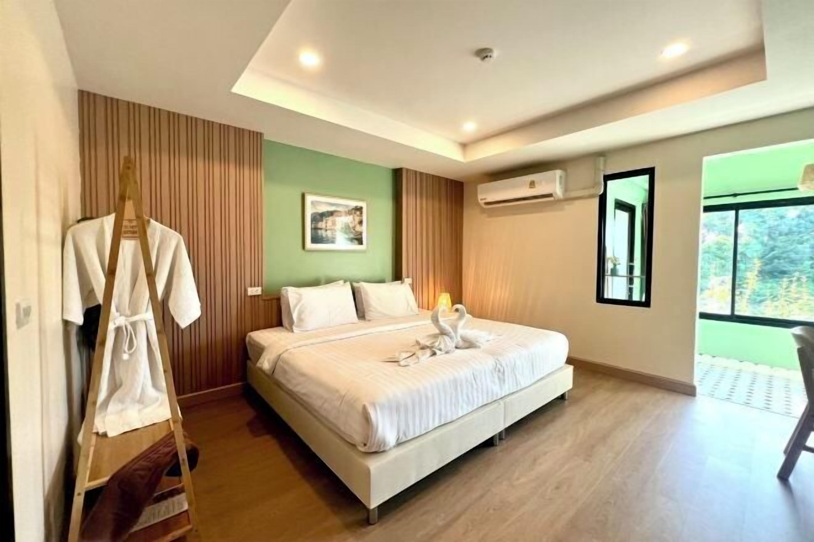 Premium bedding, down duvets, minibar, individually decorated