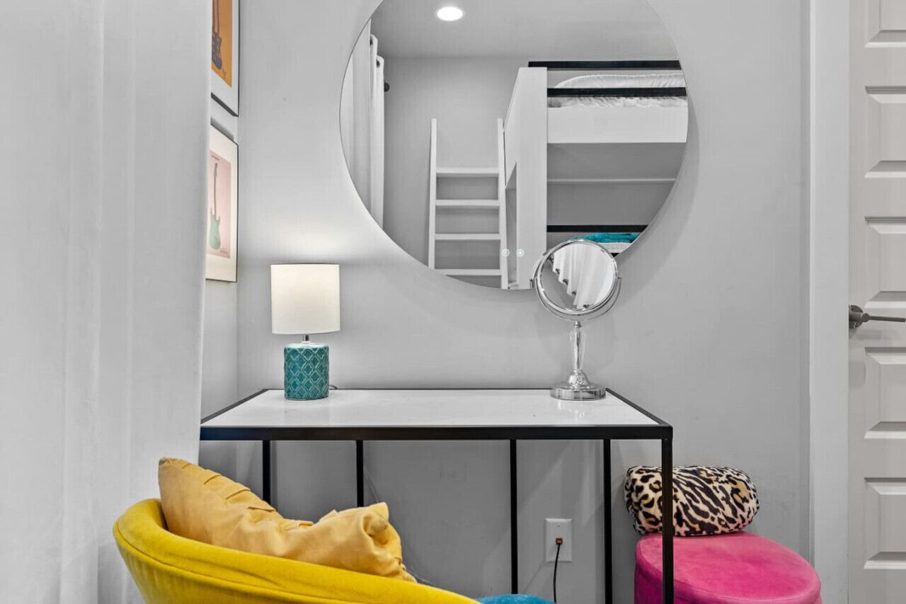2 bedrooms, desk, iron/ironing board, WiFi