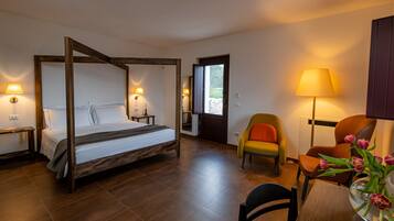 Quarto casal clássico, 1 cama de casal, vista para o jardim | Frigobar, cofres nos quartos, quartos à prova de som, Wi-Fi de cortesia