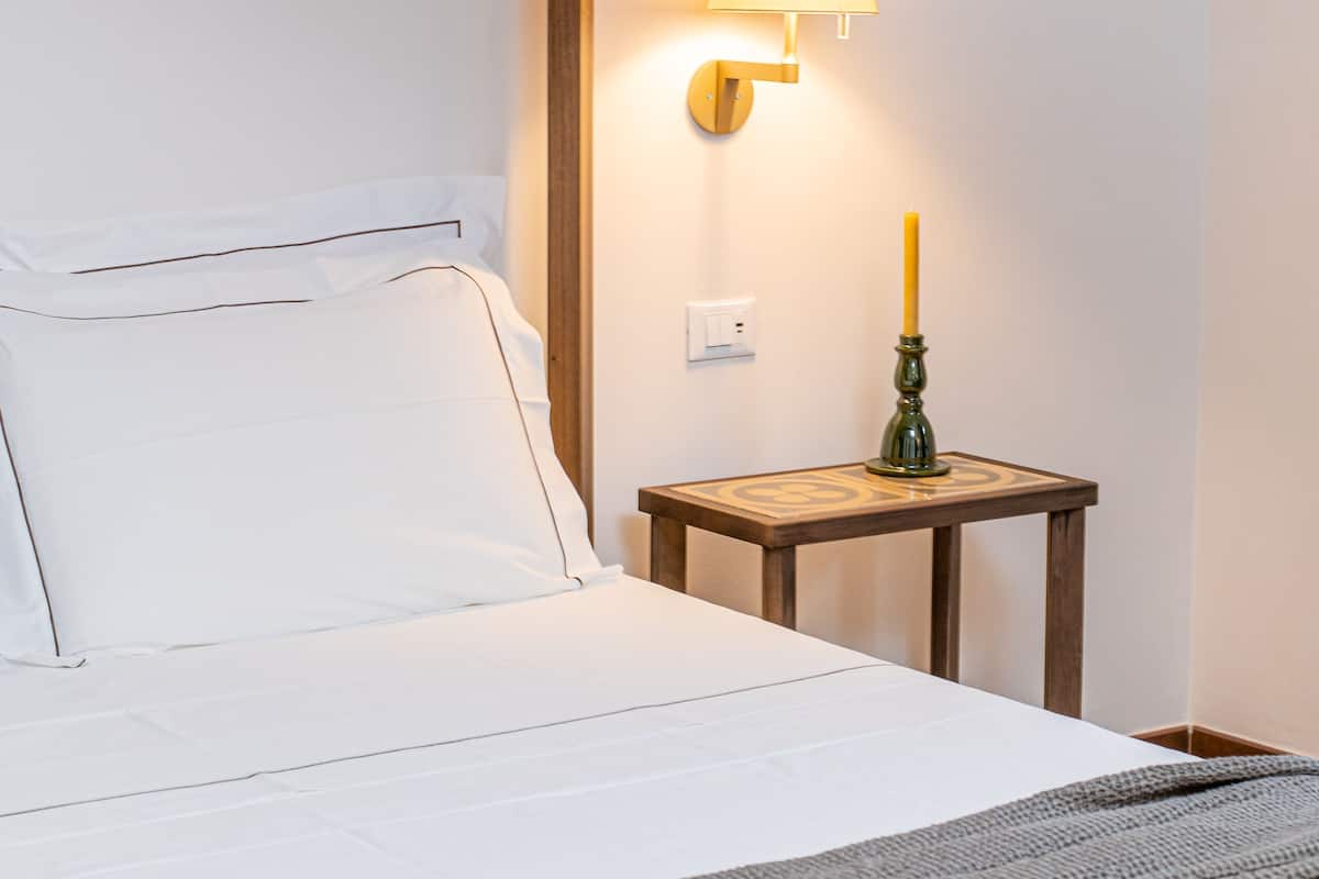 Habitación clásica doble, 1 cama doble | Minibar, caja fuerte, wifi gratis