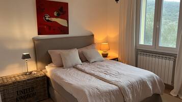 3 bedrooms, iron/ironing board, travel crib, free WiFi