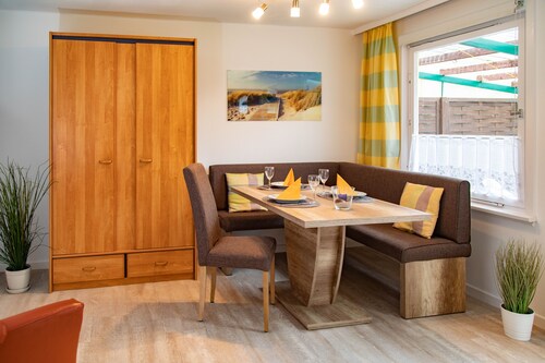 Sunny, quiet detached house close to the beach in Heidkate.