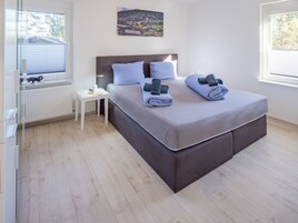 Ropa de cama hipoalergénica, escritorio y cortinas blackout 