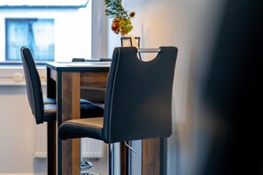 Panoramic Apartment | In-room dining - Haus der Elemente (Goslar)