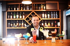 Bar (on property) - Woodapple Hotel and Spa (Kathmandu)