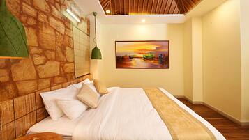 Junior Suite | Egyptian cotton sheets, premium bedding, minibar, WiFi (free)
