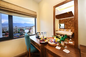 Junior Suite | Egyptian cotton sheets, premium bedding, minibar, free WiFi - Woodapple Hotel and Spa (Kathmandu)