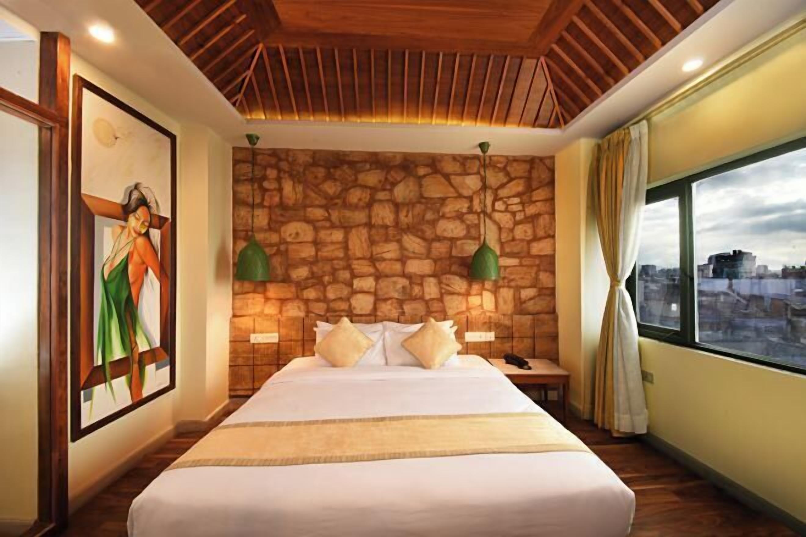 Egyptian cotton sheets, premium bedding, minibar, free WiFi