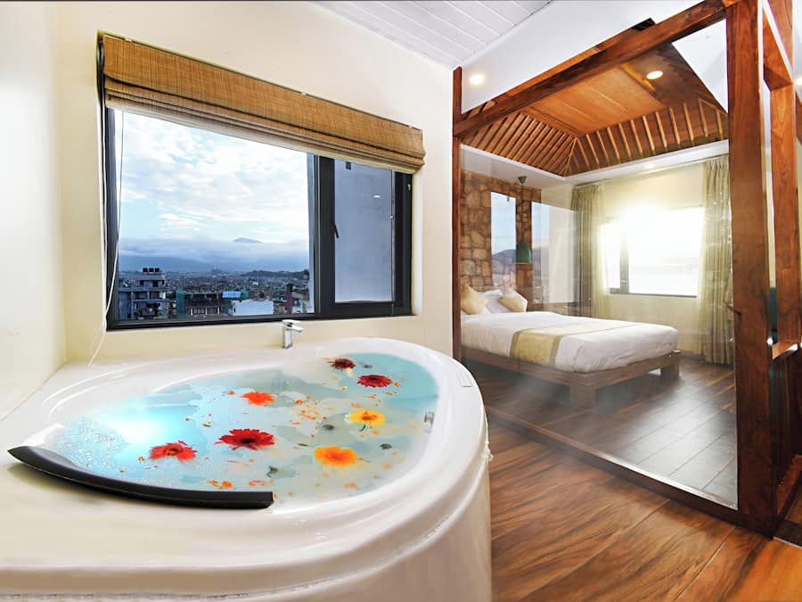 Phòng Suite Presidential, 1 giường cỡ king, không hút thuốc, quang cảnh núi | Phòng tắm | Buồng tắm vòi sen, vòi sen thủy lực