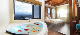 Woodapple Hotel and Spa