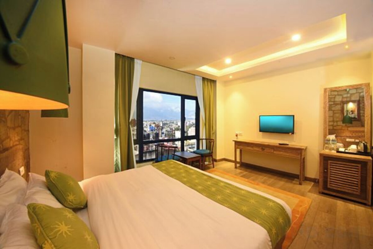 Egyptian cotton sheets, premium bedding, minibar, WiFi (free)