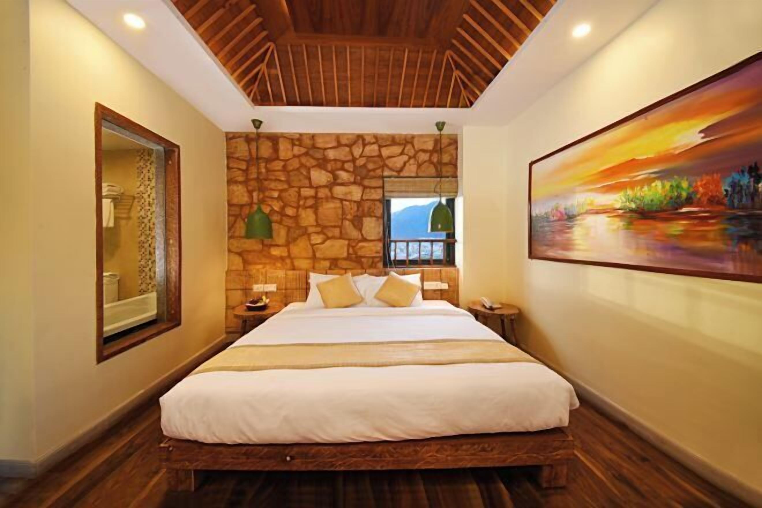 Egyptian cotton sheets, premium bedding, minibar, free WiFi