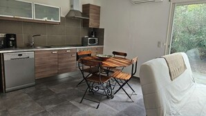 Uklassifisert bilde, 3 av 8, knapp