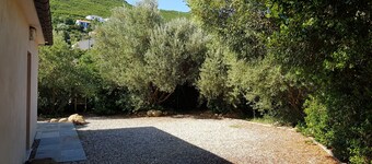 Mini villa T2 on the seafront at Marine de Sisco, ideal for discovering the Cape.