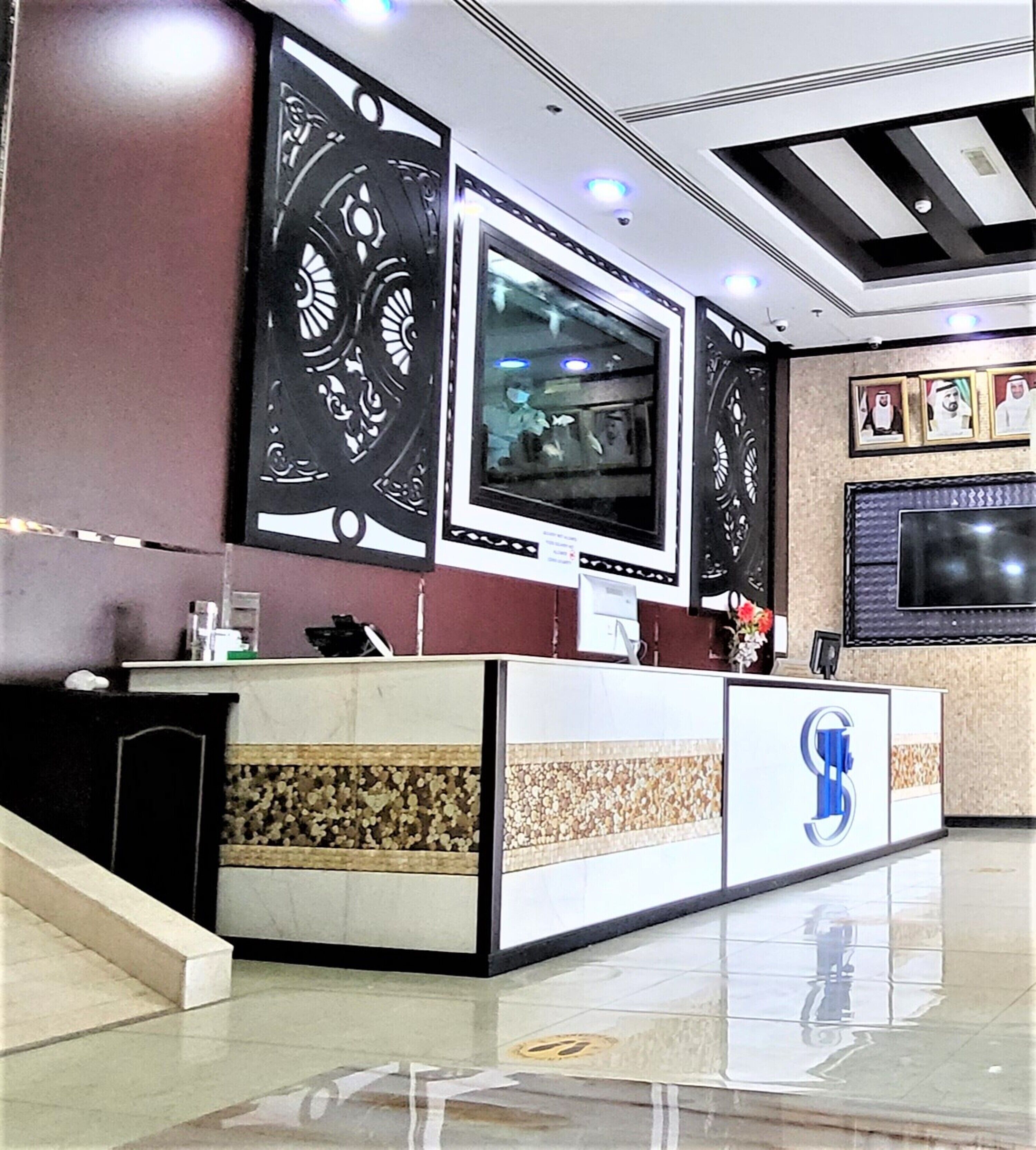 Lobby-lounge