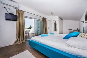 1 bedroom, travel crib, free WiFi, bed sheets