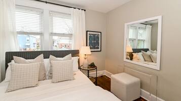 3 bedrooms, desk, iron/ironing board, free WiFi
