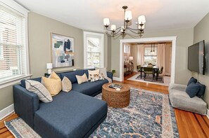 Smart TV, fireplace - The Home at South Madison | Cincy! (Cincinnati)