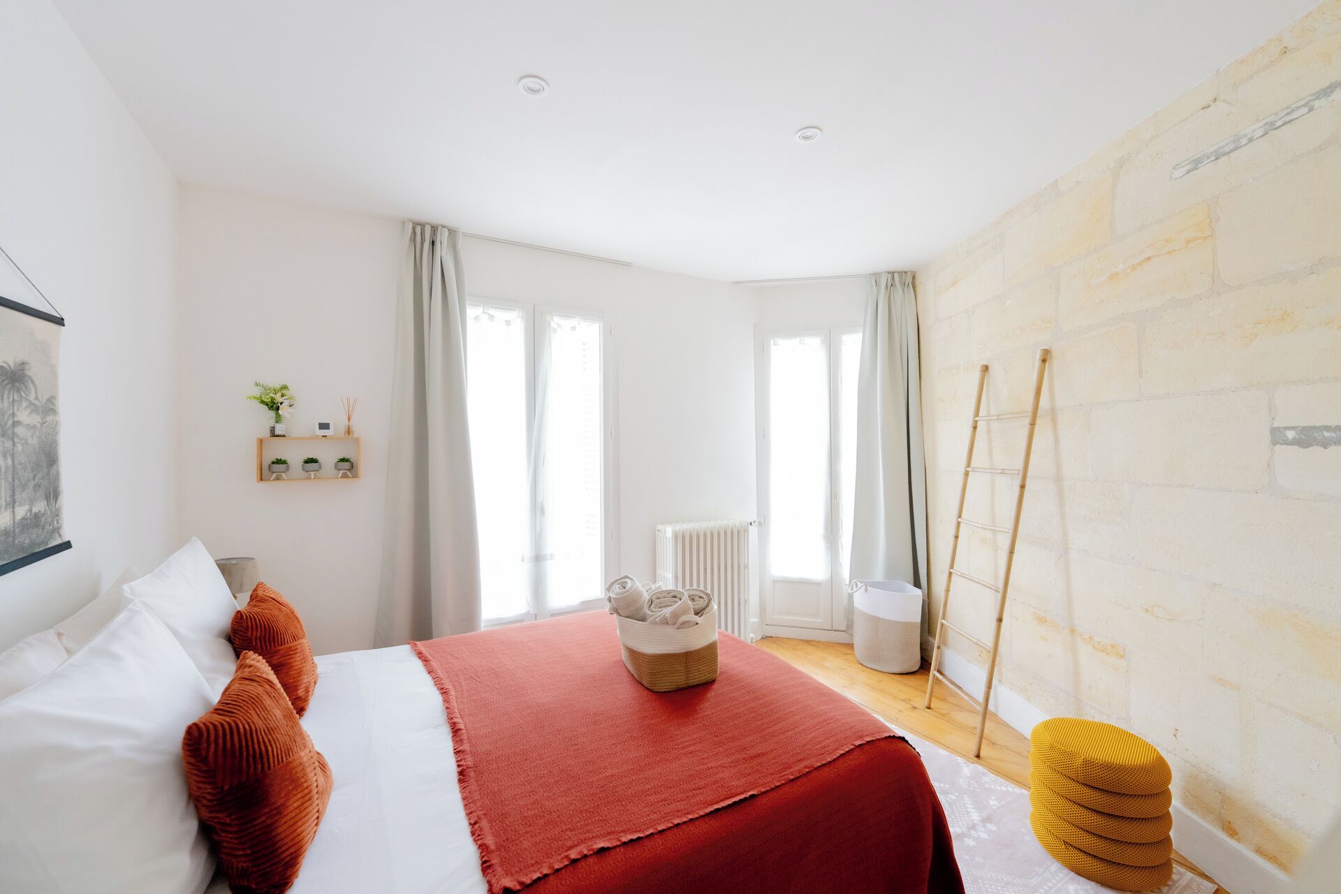 1 chambre, bureau, fer et planche à repasser, Wi-Fi