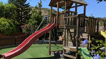 Children’s play area – outdoor