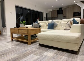 Télévision, chaîne hi-fi