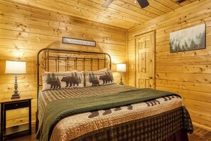 2 bedrooms, free WiFi, bed sheets - Sweet Seclusion, Hot Tub, $560 FREE tickets each paid day (Sevierville)
