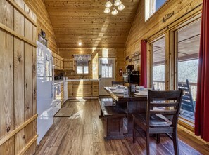 Microondas, lavavajillas y cafetera y tetera