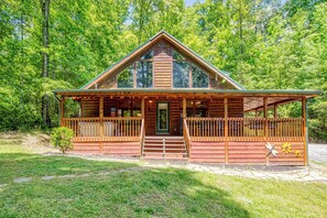 Exterior - Sweet Seclusion, Hot Tub, $560 FREE tickets each paid day (Sevierville)