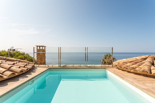 Villa 'Villa Con Infinity Pool' with Sea View, Wi-Fi and Air Conditioning