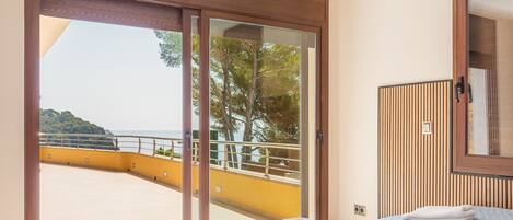 4 chambres, fer et planche Ă repasser, accĂšs au Wi-Fi (inclus)