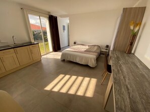 1 bedroom, WiFi, bed sheets