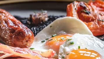 Daily full breakfast (GBP 18.50 per person)