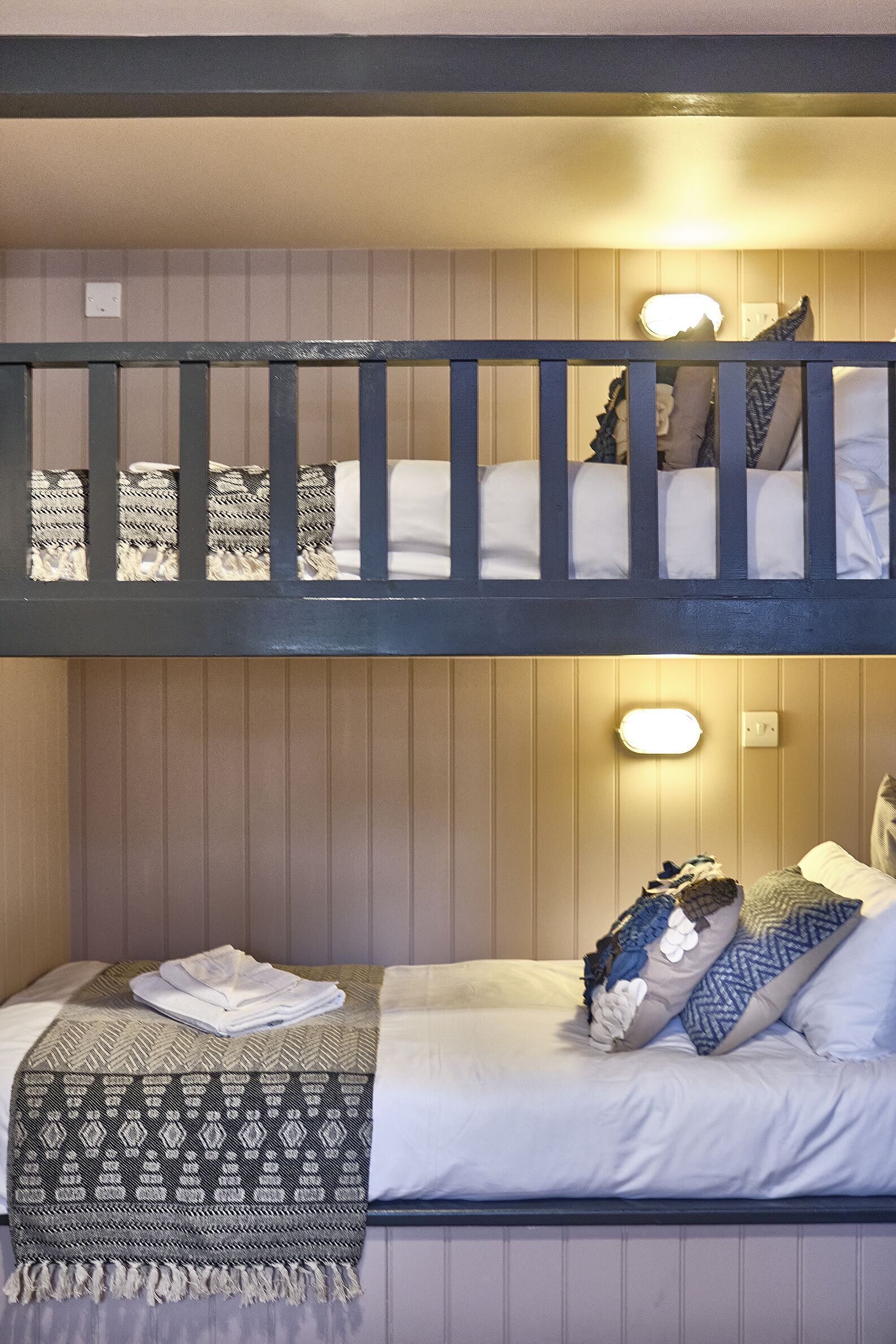 Cots/infant beds, free WiFi, bed sheets