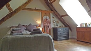 3 bedrooms, iron/ironing board, WiFi, bed sheets - Welcome to La borde, a stunning holiday home with private pool in SW France (Ginals)