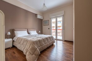 3 makuuhuonetta, silitysrauta/-lauta, ilmainen Wi-Fi, vuodevaatteet
