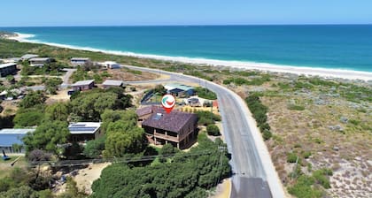 Ocean Close - Spacious Beach House