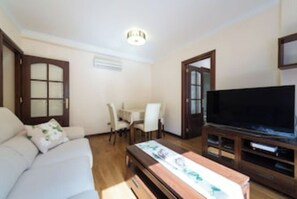Smart TV, books, stereo