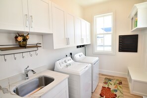 Interior - New 5 bedroom house in Bayside Village by the beach! (Cape Charles)