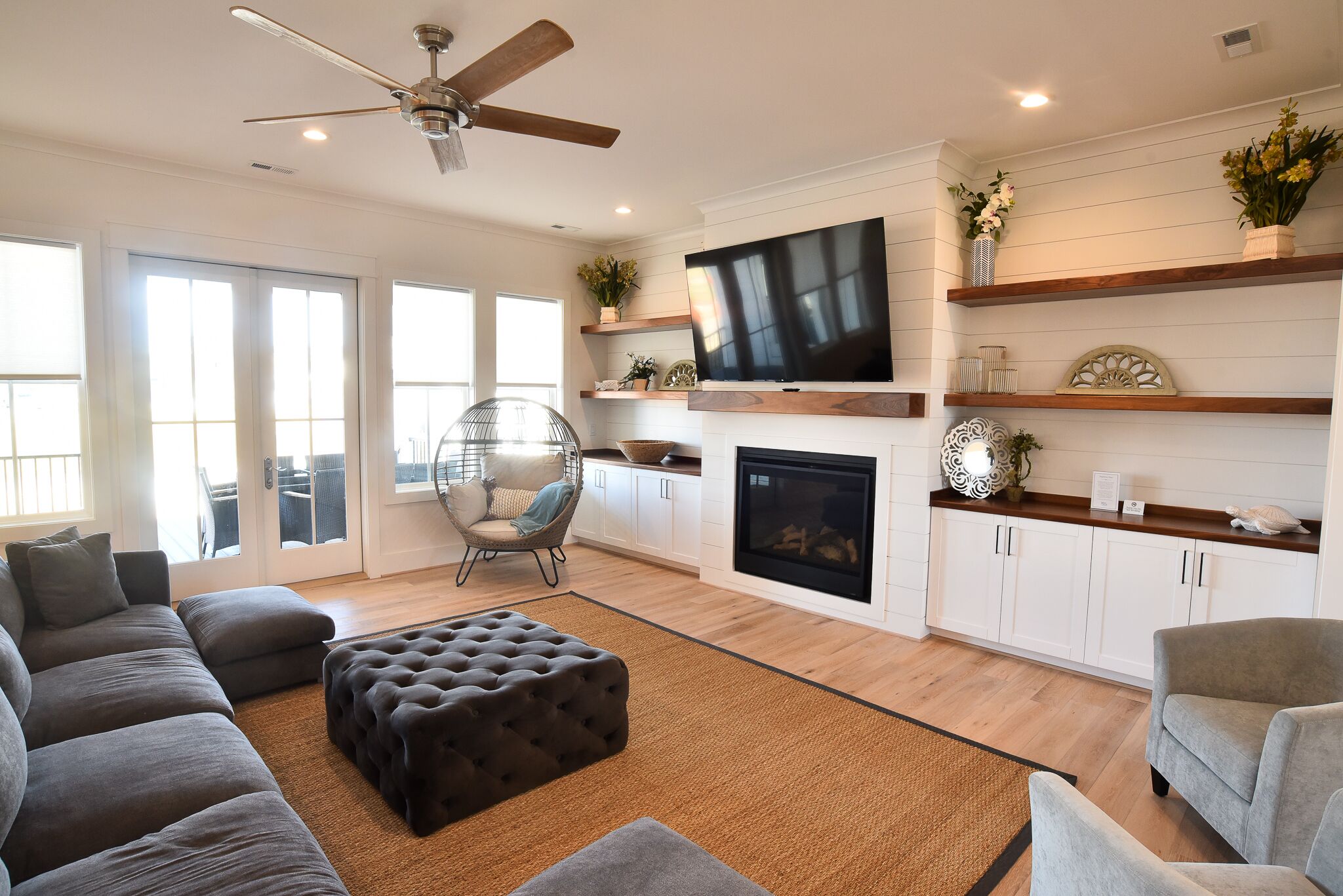 New 5 bedroom house in Bayside Village by the beach!