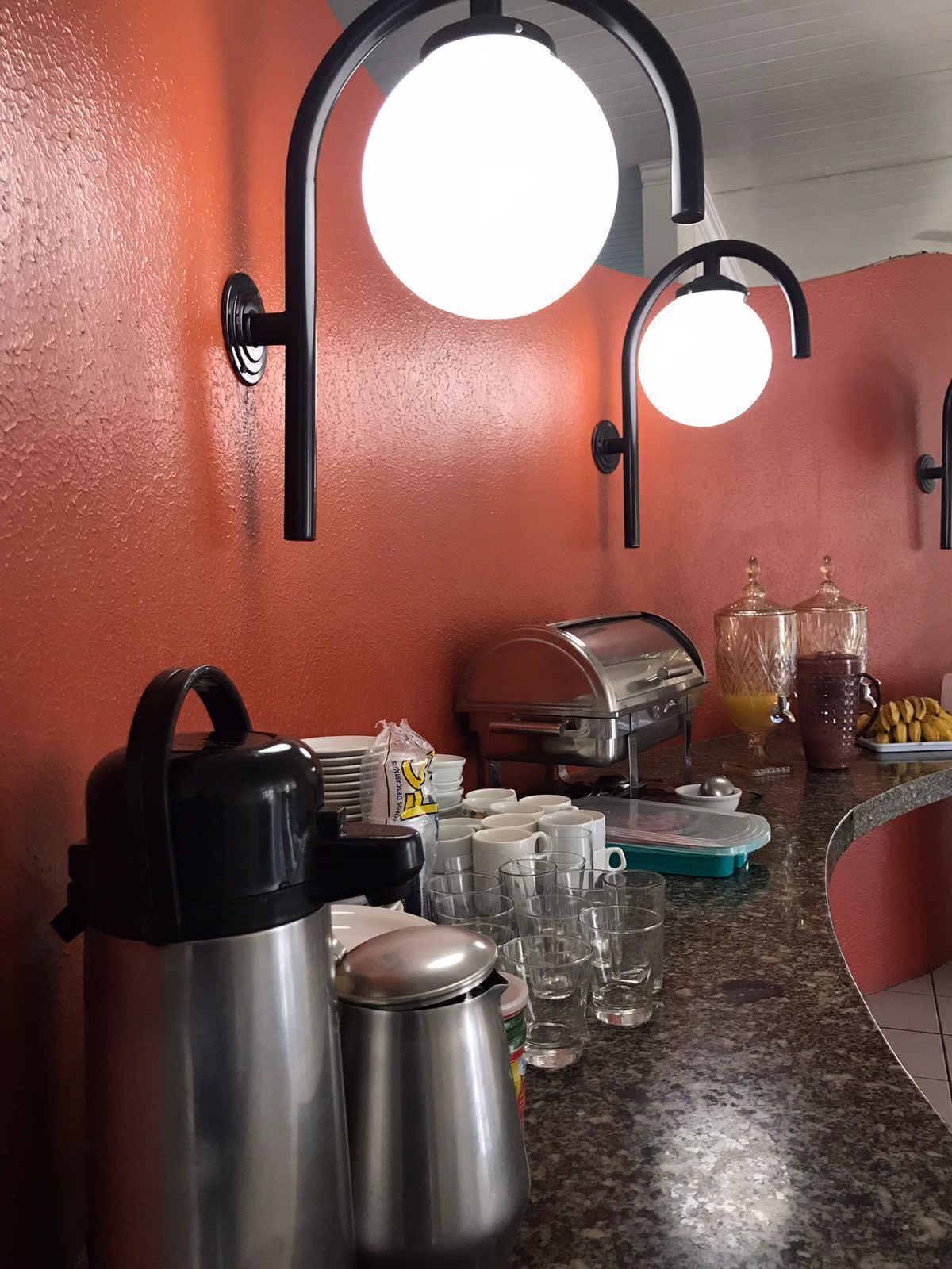 free daily full breakfast