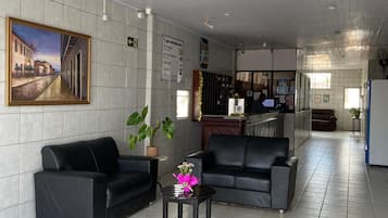 Quầy tiếp tân