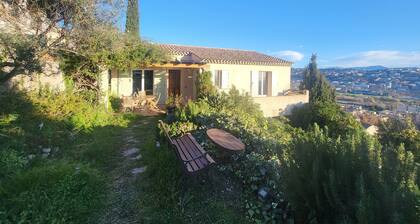 Villa 90 mÂČ vue panoramique Nice, mer et montagnes