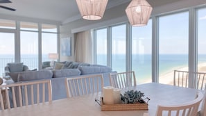 Dining - New Complex!! New to the Rentals Market. Beachfront, Lazy River and Slide! (Orange Beach)