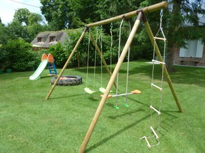 Children's area - COTTAGE WITH ANIMAL PARK NEAR HONFLEUR, DEAUVILLE, LE HAVRE (Manneville-la-Raoult)