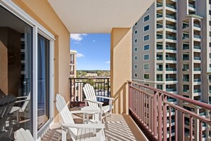 Property grounds - Beachfront Condo w/6-Seat GOLF CART! Dazzling Beach View, Balcony, Pool, Tram (Miramar Beach)