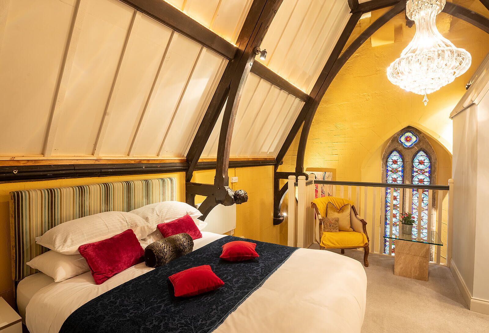 2 bedrooms, desk, iron/ironing board, travel cot