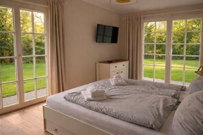 2 Schlafzimmer, Reisekinderbett, kostenloses WLAN, Bettwäsche