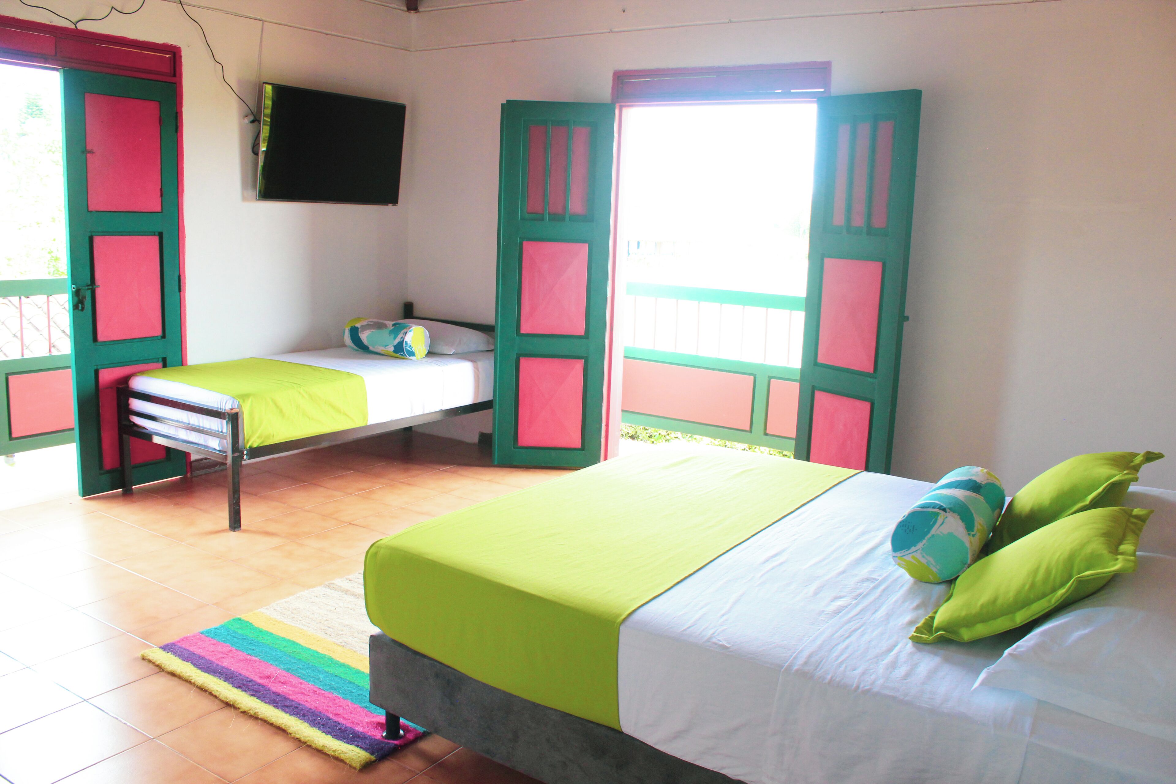 Quarto superior | Wi-Fi de cortesia, roupa de cama