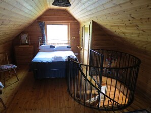 2 quartos, ferros/tábuas de passar roupa, Wi-Fi, roupa de cama