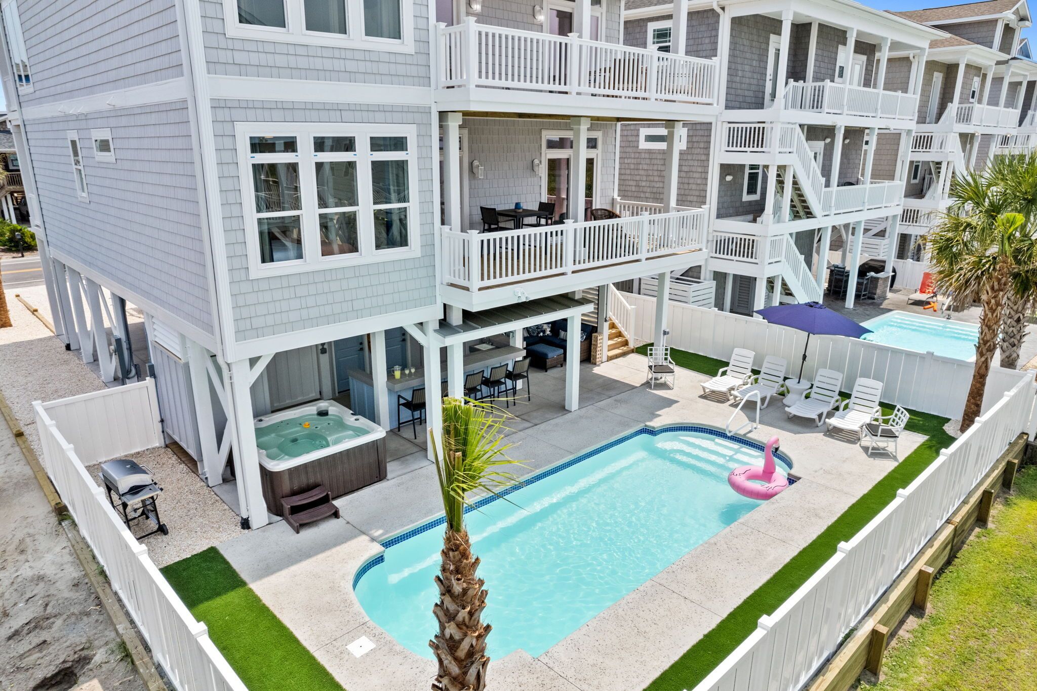 Cheeky Tiki | New 5BR 5BTH Heated Pool and Tiki Bar
